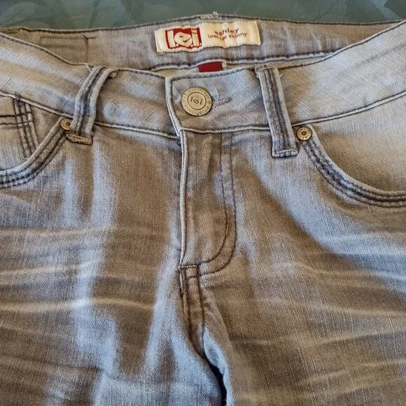 HOST PICK!!! Skinny jeans, soft grey wash. Size 5, 29"inseam. EUC - Picture 2 of 6